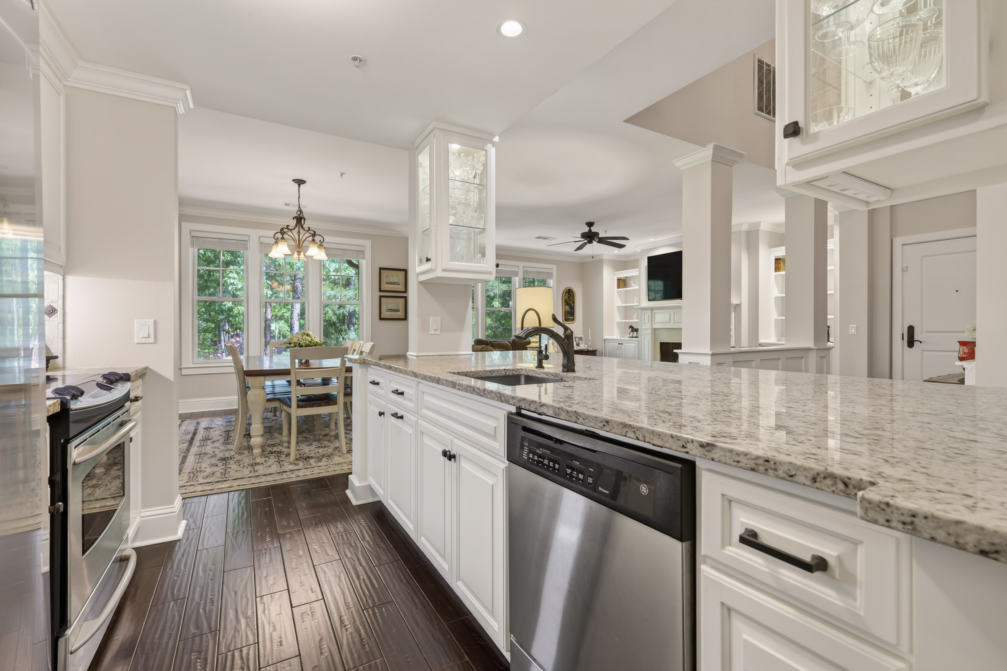 1040E Tailwater image 12